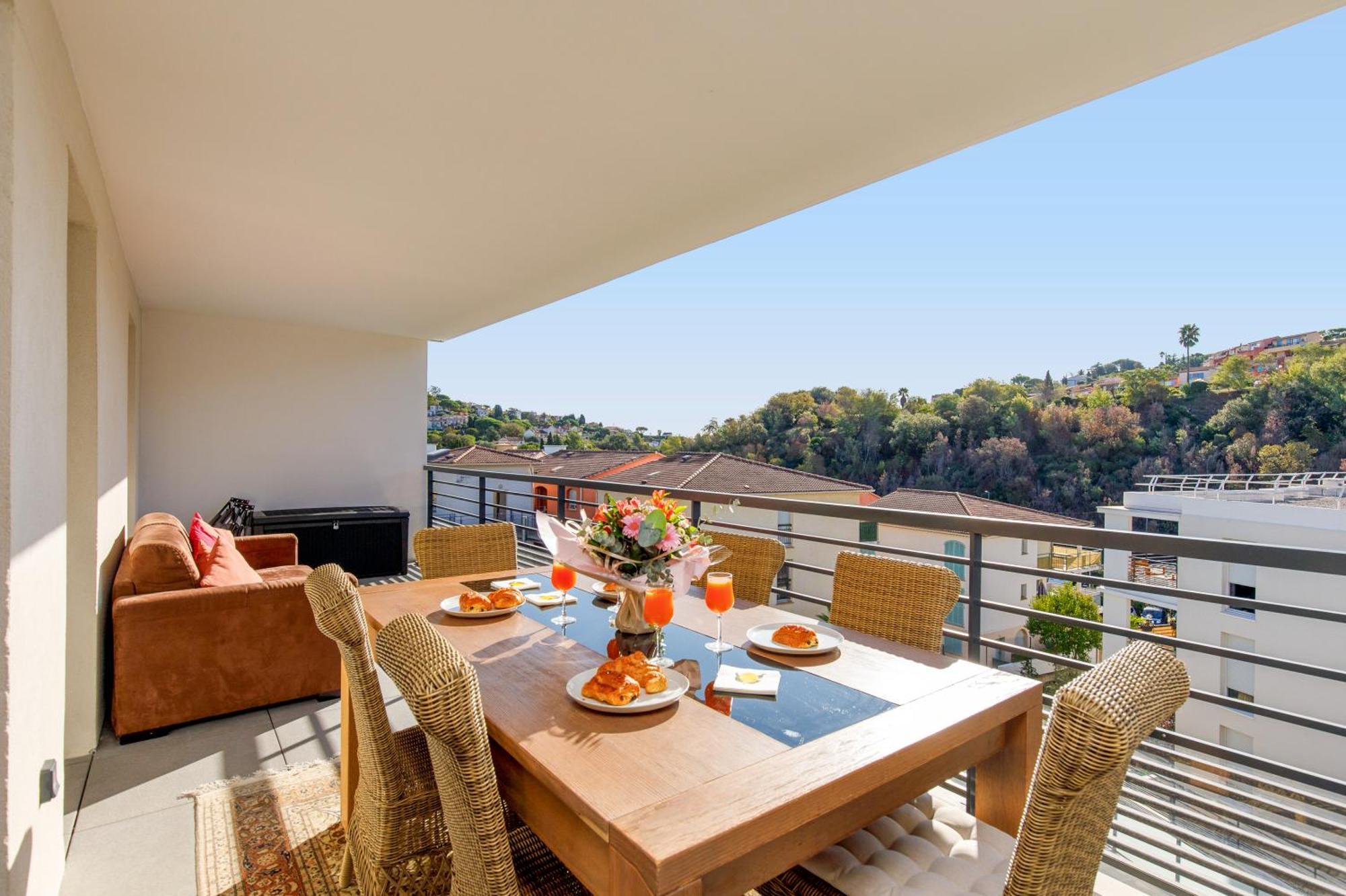 Lovely 2 Bedroom Condo With Pool Vallauris Exterior photo