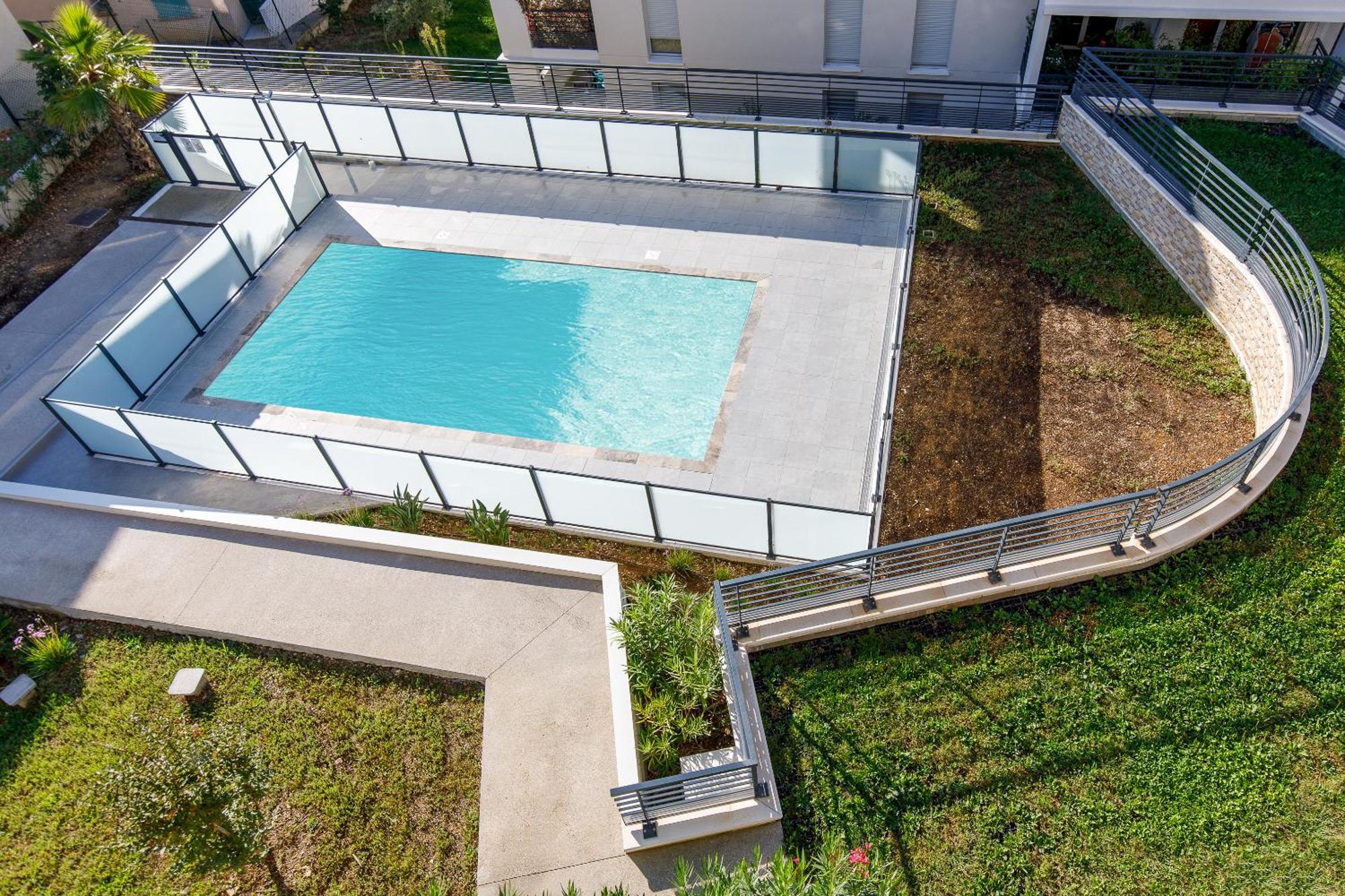 Lovely 2 Bedroom Condo With Pool Vallauris Exterior photo